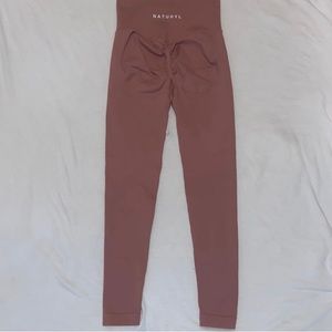 Naturyl by Niykee butt scrunch leggings.